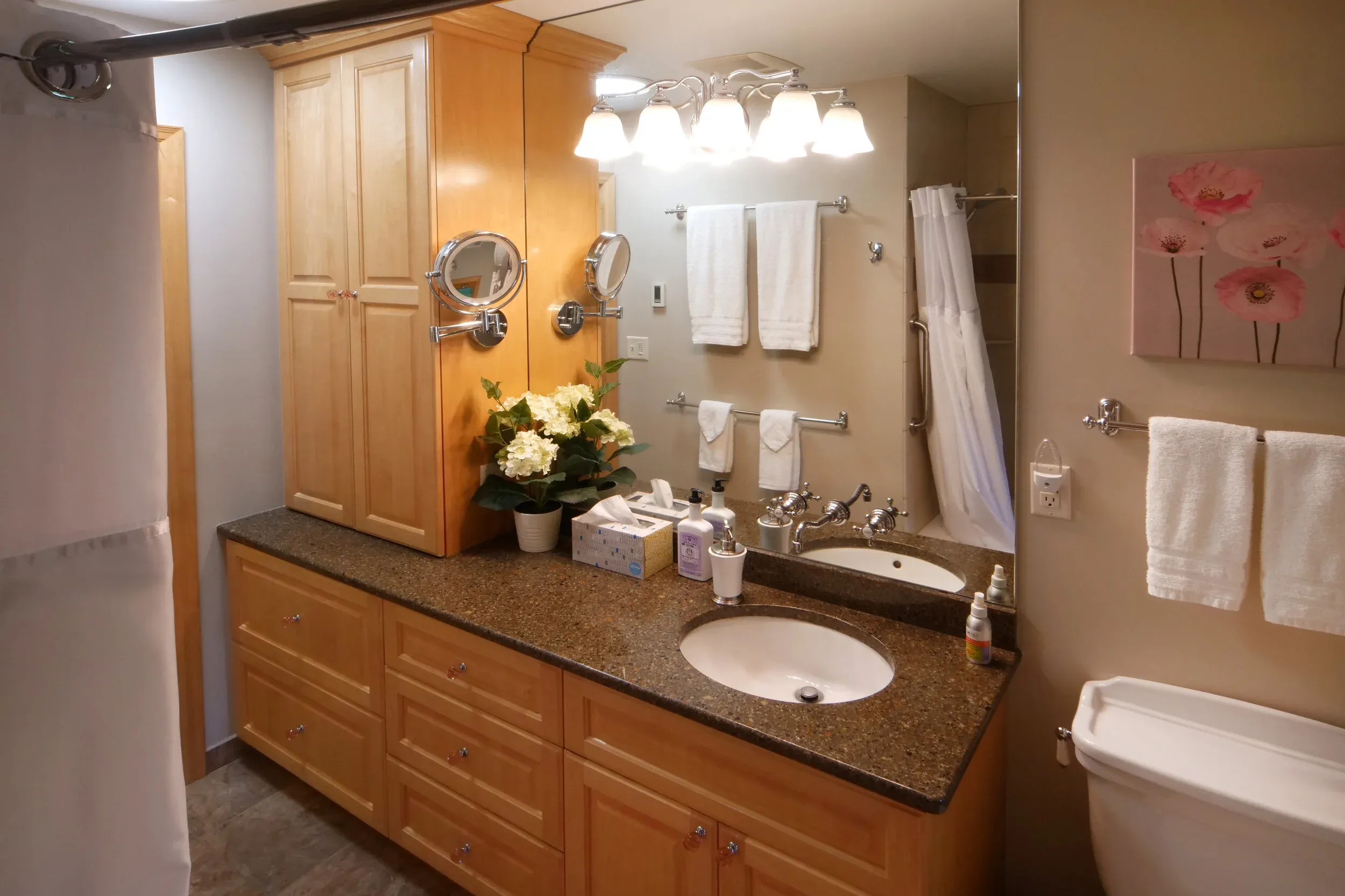 The bathroom at My Cozy Retreat